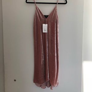NWT CRUSHED VELVET DRESS!!! PERFECT FOR SUMMER